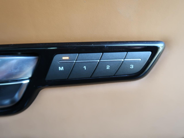 2016 Land Rover Range Rover Evoque CBA-LV2A (UW-6a30bf413240e)[22]