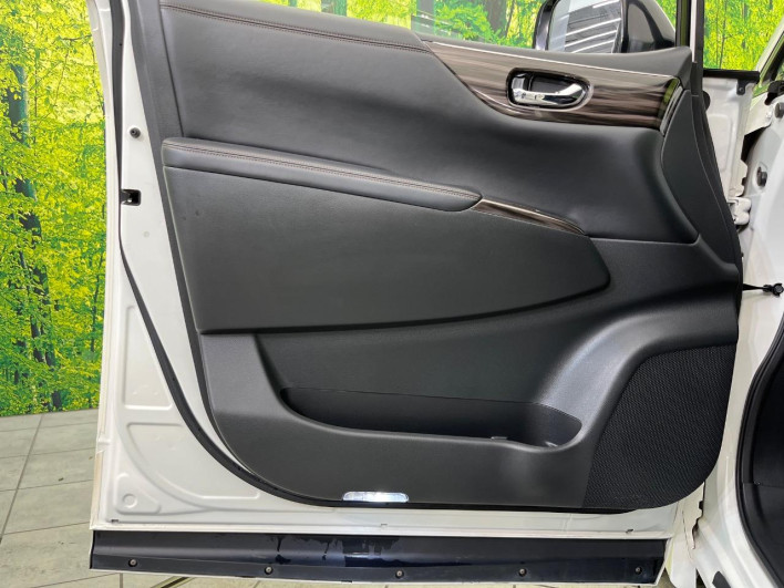 2014 Nissan Elgrand DBA-TE52 (UW-6a30bf4c16286)[25]