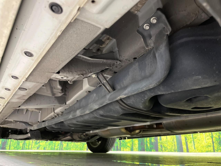 2014 Nissan Elgrand DBA-TE52 (UW-6a30bf4c16286)[24]