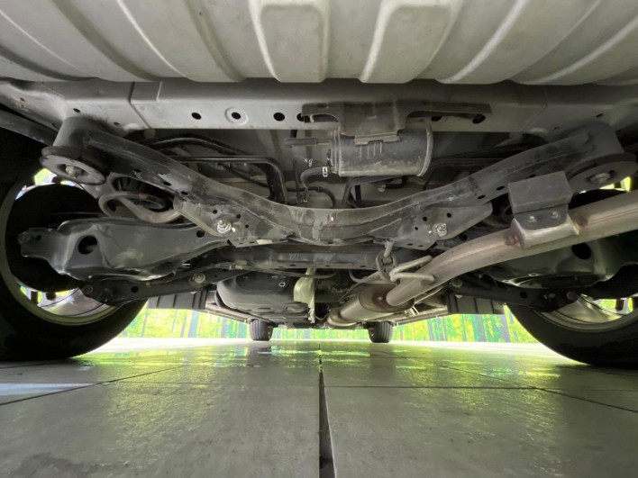 2014 Nissan Elgrand DBA-TE52 (UW-6a30bf4c16286)[22]