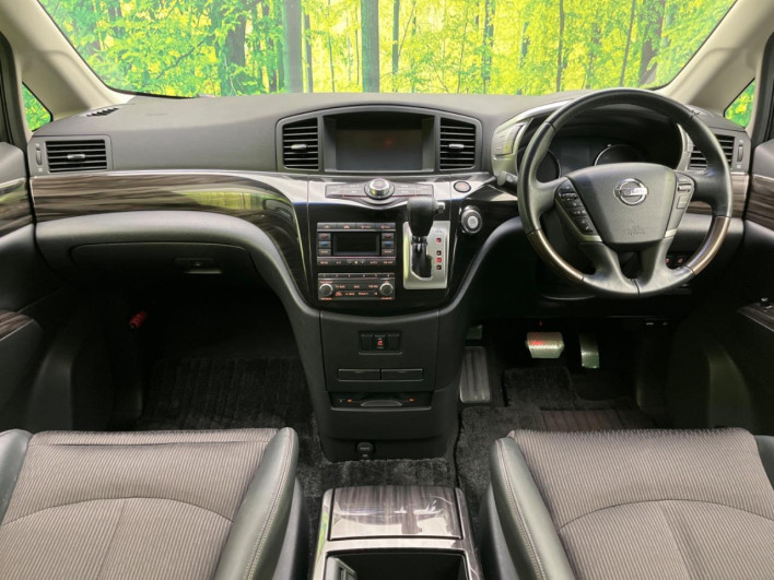 2015 Nissan Elgrand DBA-TE52 (UW-6a30bf4c31b90)[22]
