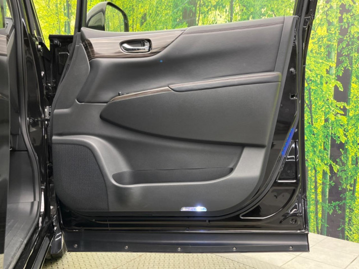 2015 Nissan Elgrand DBA-TE52 (UW-6a30bf4c31b90)[25]