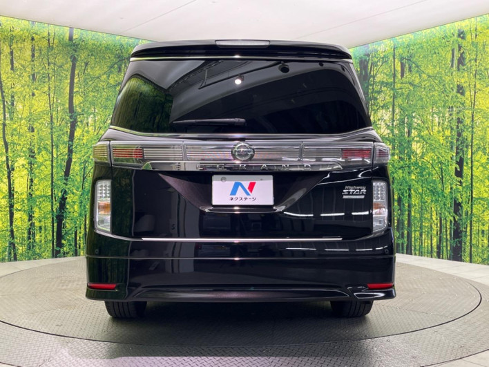 2015 Nissan Elgrand DBA-TE52 (UW-6a30bf4c31b90)[26]
