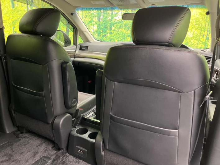 2015 Nissan Elgrand DBA-TE52 (UW-6a30bf4c31b90)[20]