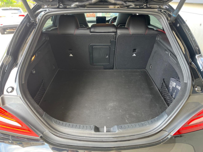 2018 Mercedes Benz CLA Class Shooting Brake DBA-117951 (UW-6a30bf636ad61)[14]