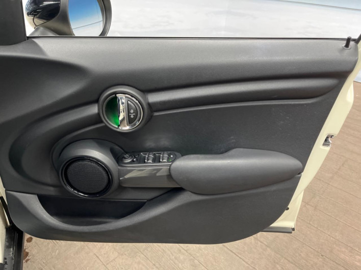 2016 Rover Mini DBA-XS15 (UW-6a30bf670cd2f)[24]