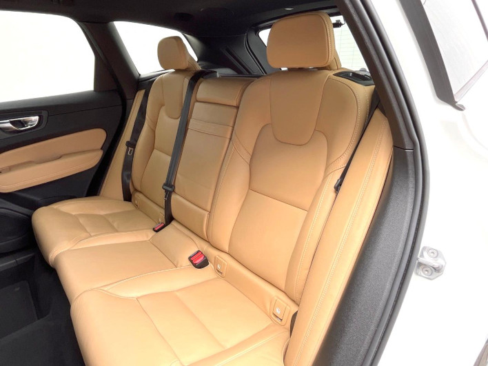 2021 Volvo XC60 5AA-UB420TXCM (UW-6a30bf6a81517)[17]