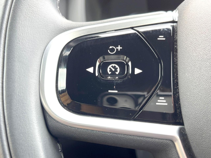 2021 Volvo XC60 5AA-UB420TXCM (UW-6a30bf6a81517)[27]