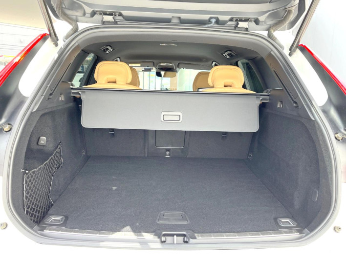 2021 Volvo XC60 5AA-UB420TXCM (UW-6a30bf6a81517)[13]