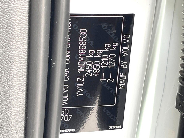 2021 Volvo XC60 5AA-UB420TXCM (UW-6a30bf6a81517)[1]