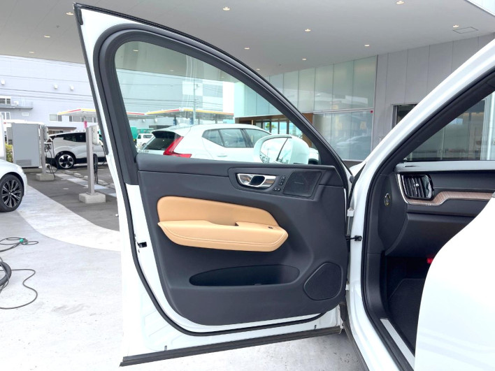 2021 Volvo XC60 5AA-UB420TXCM (UW-6a30bf6a81517)[20]