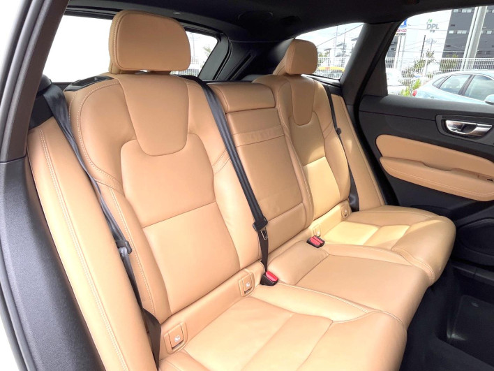 2021 Volvo XC60 5AA-UB420TXCM (UW-6a30bf6a81517)[12]
