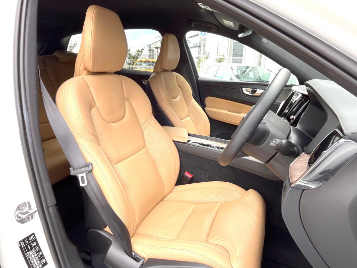 2021 Volvo XC60 5AA-UB420TXCM (UW-6a30bf6a81517)[8]