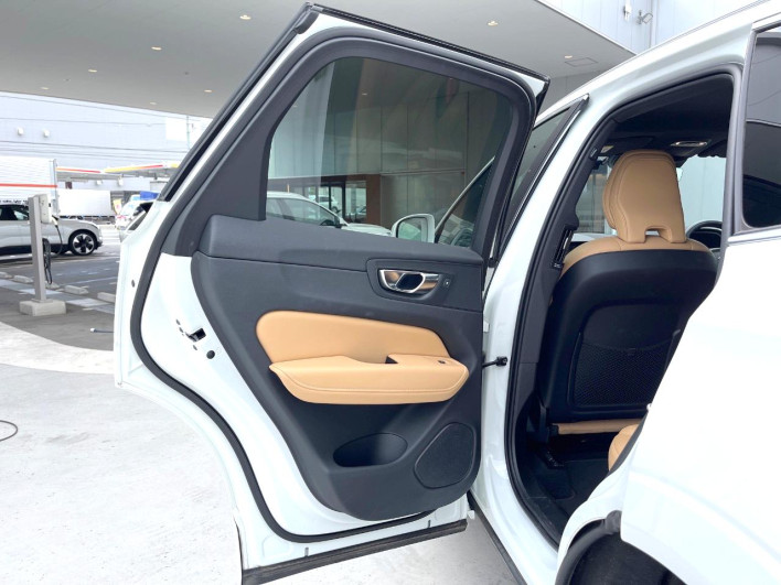 2021 Volvo XC60 5AA-UB420TXCM (UW-6a30bf6a81517)[16]