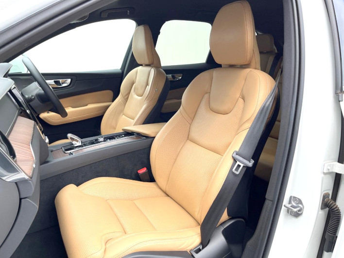 2021 Volvo XC60 5AA-UB420TXCM (UW-6a30bf6a81517)[21]