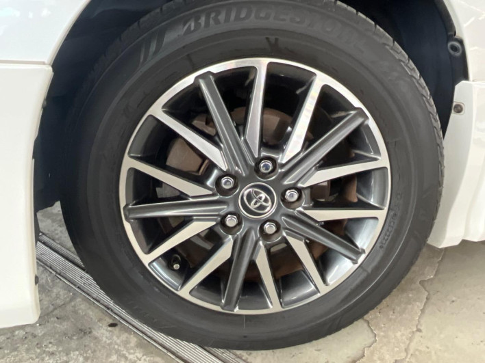 2014 Toyota Noah DBA-ZRR80W (UW-6a30bf7bb6d88)[5]