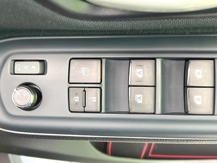 2014 Toyota Voxy DBA-ZRR80W (UW-6a30bf7be0150)[13]