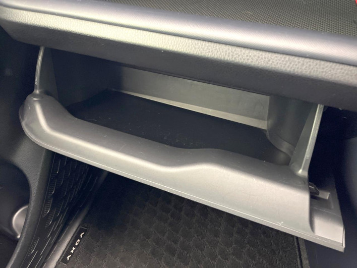 2014 Toyota Voxy DBA-ZRR80W (UW-6a30bf7be0150)[25]