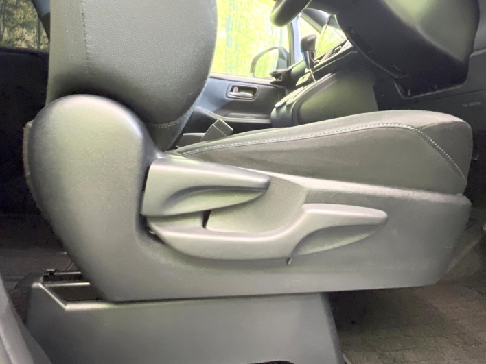 2014 Toyota Voxy DBA-ZRR80W (UW-6a30bf7be0150)[14]