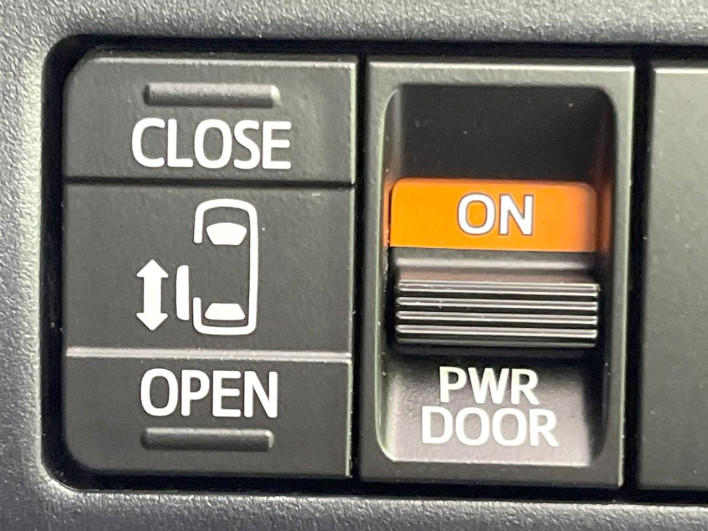 2014 Toyota Voxy DBA-ZRR80W (UW-6a30bf7be0150)[16]