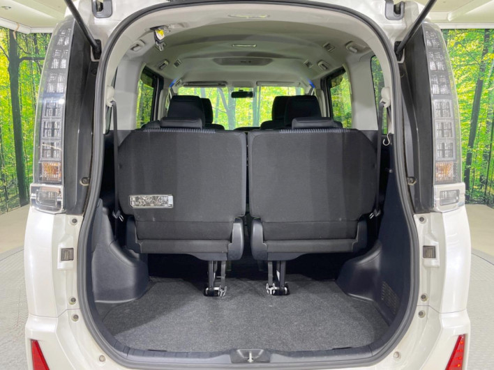 2014 Toyota Voxy DBA-ZRR80W (UW-6a30bf7be6873)[25]