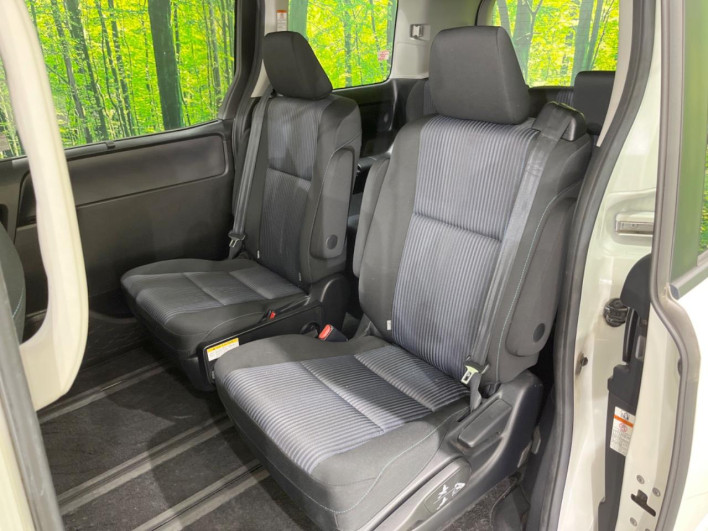2014 Toyota Voxy DBA-ZRR80W (UW-6a30bf7be6873)[23]