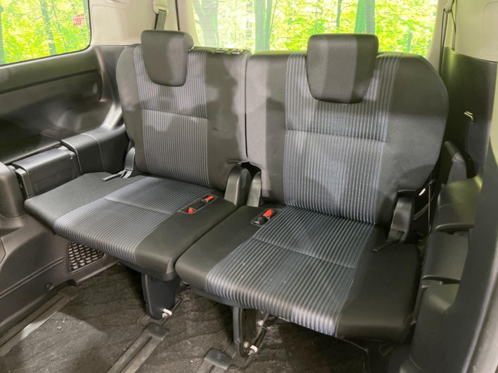 2014 Toyota Voxy DBA-ZRR80W (UW-6a30bf7be6873)[22]