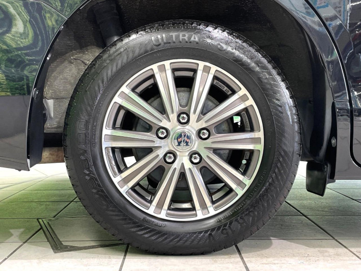 2014 Toyota Voxy DBA-ZRR80G (UW-6a30bf7ddef12)[28]