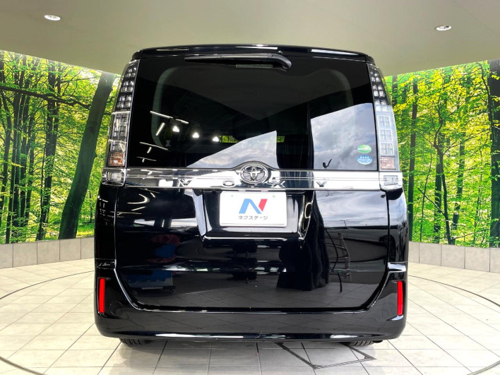 2014 Toyota Voxy DBA-ZRR80G (UW-6a30bf7ddef12)[17]