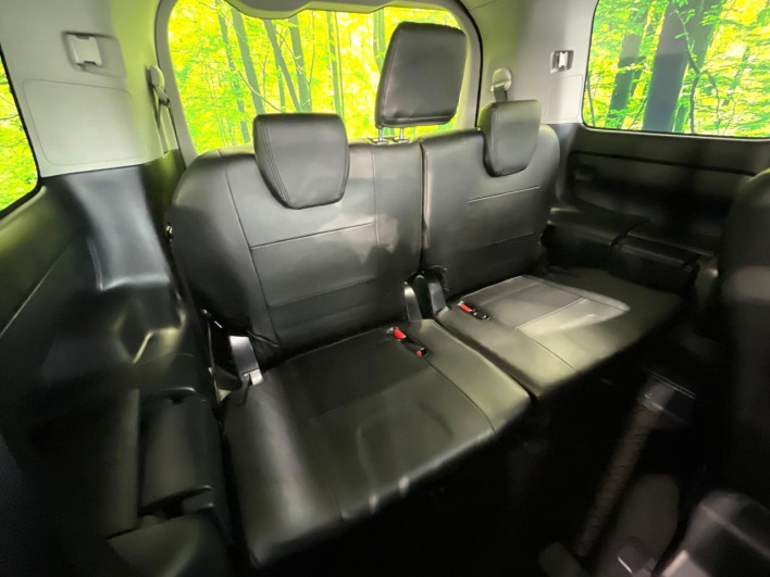 2014 Toyota Voxy DBA-ZRR80G (UW-6a30bf7ddef12)[29]