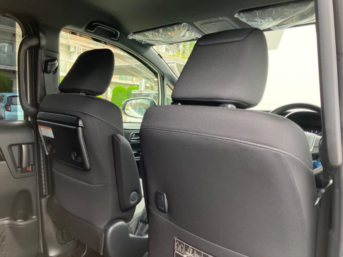 2018 Toyota Noah DBA-ZRR80W (UW-6a30bf8302f1d)[19]