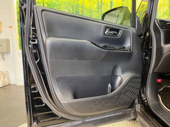 2020 Toyota Noah DBA-ZRR80W (UW-6a30bf861c853)[18]