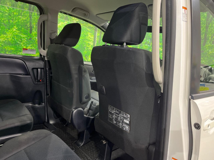 2014 Toyota Noah DBA-ZRR85G (UW-6a30bf88b3fef)[24]