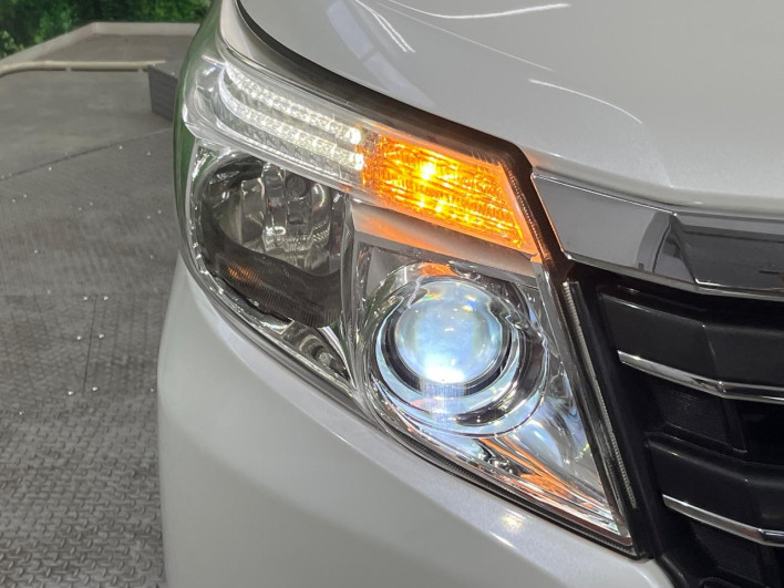 2014 Toyota Noah DBA-ZRR85G (UW-6a30bf88b3fef)[17]