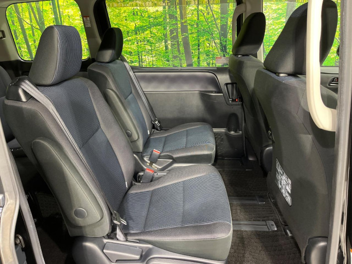 2016 Toyota Noah DBA-ZRR85G (UW-6a30bf88cd37c)[27]