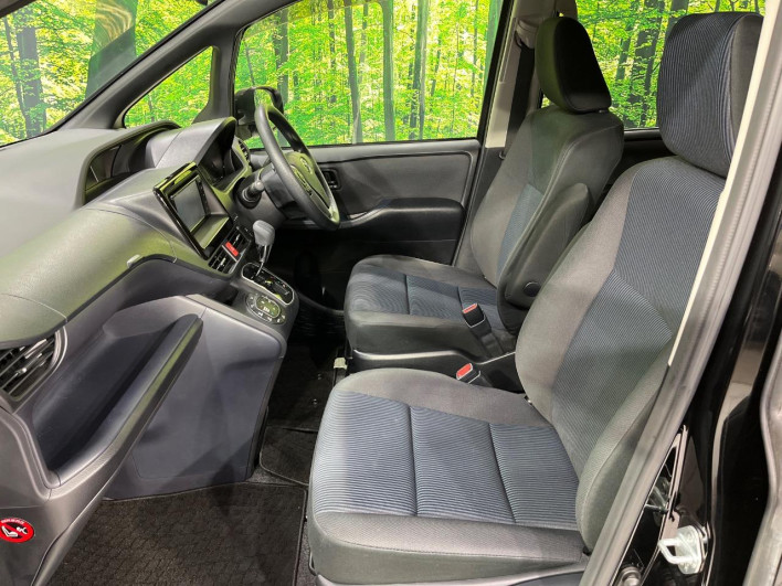 2016 Toyota Noah DBA-ZRR85G (UW-6a30bf88cd37c)[23]