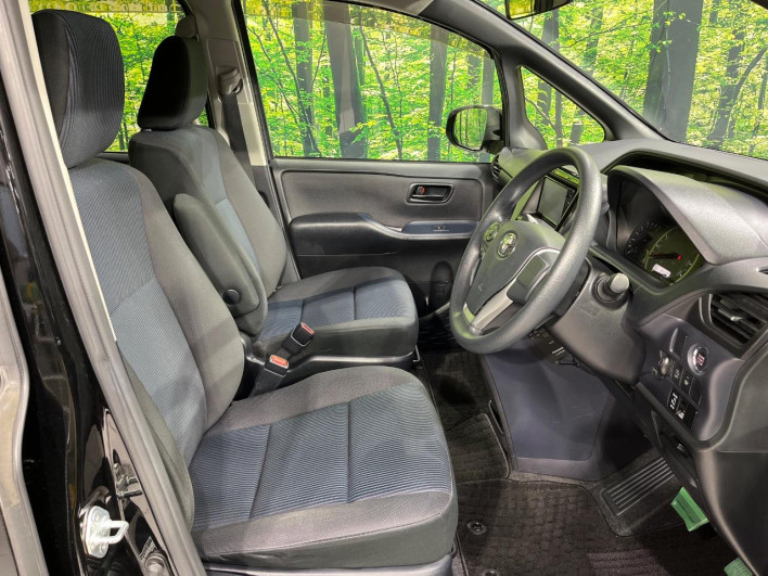 2016 Toyota Noah DBA-ZRR85G (UW-6a30bf88cd37c)[26]