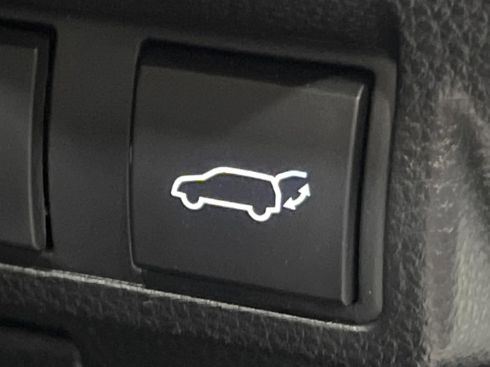 2023 Toyota Corolla Cross 6AA-ZVG11 (UW-6a30bf8c30803)[23]