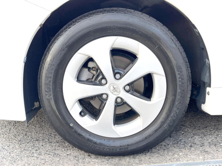 2013 Toyota Prius DAA-ZVW30 (UW-6a30bf911c8f2)[11]