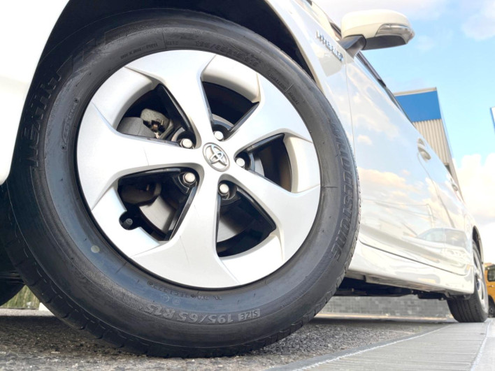 2013 Toyota Prius DAA-ZVW30 (UW-6a30bf911c8f2)[5]