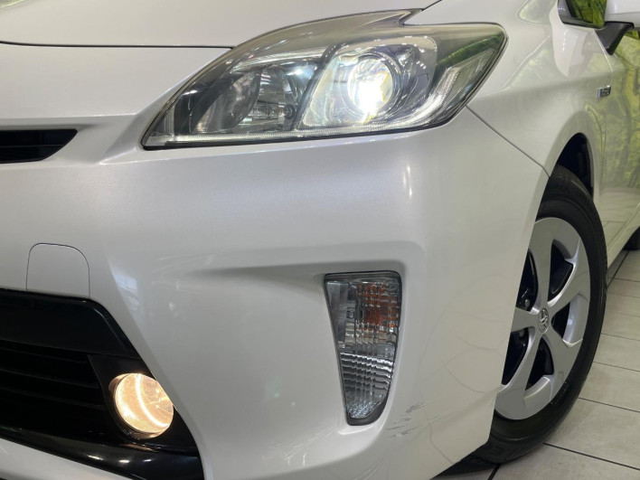 2013 Toyota Prius DAA-ZVW30 (UW-6a30bf92ac30c)[12]