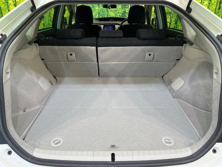 2013 Toyota Prius DAA-ZVW30 (UW-6a30bf92ac30c)[29]