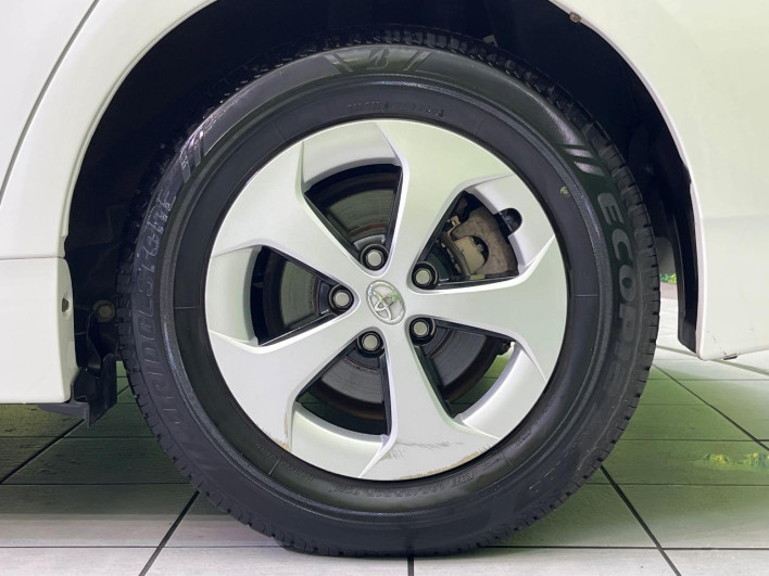 2013 Toyota Prius DAA-ZVW30 (UW-6a30bf92ac30c)[17]