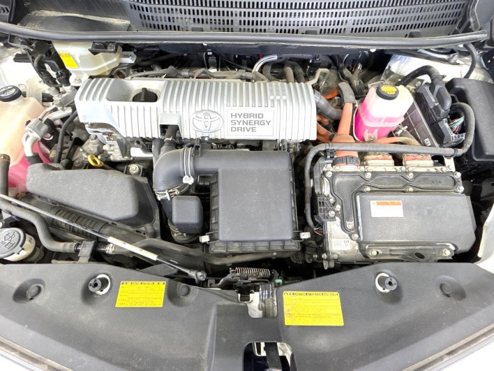 2013 Toyota Prius α DAA-ZVW41W (UW-6a30bf93efa98)[4]