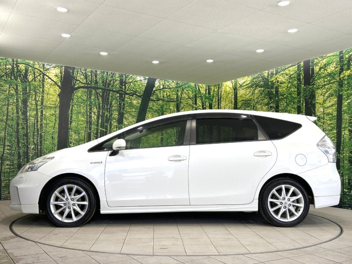 2013 Toyota Prius α DAA-ZVW41W (UW-6a30bf93efa98)[29]