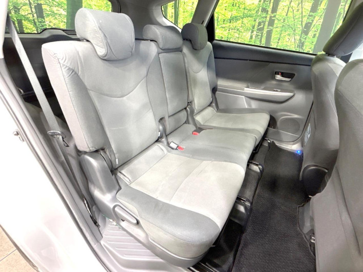 2013 Toyota Prius α DAA-ZVW41W (UW-6a30bf93efa98)[9]