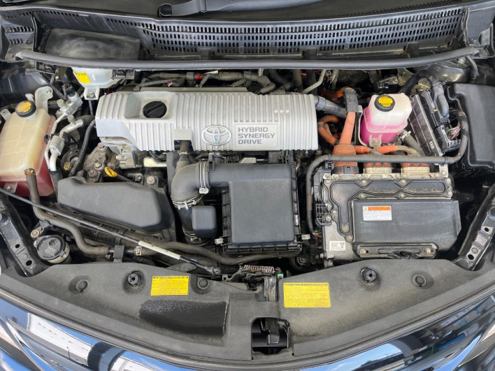 2014 Toyota Prius α DAA-ZVW41W (UW-6a30bf942c4db)[11]