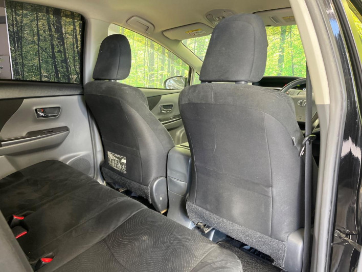 2014 Toyota Prius α DAA-ZVW41W (UW-6a30bf942c4db)[29]