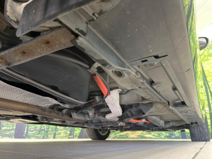 2014 Toyota Prius α DAA-ZVW41W (UW-6a30bf942c4db)[24]