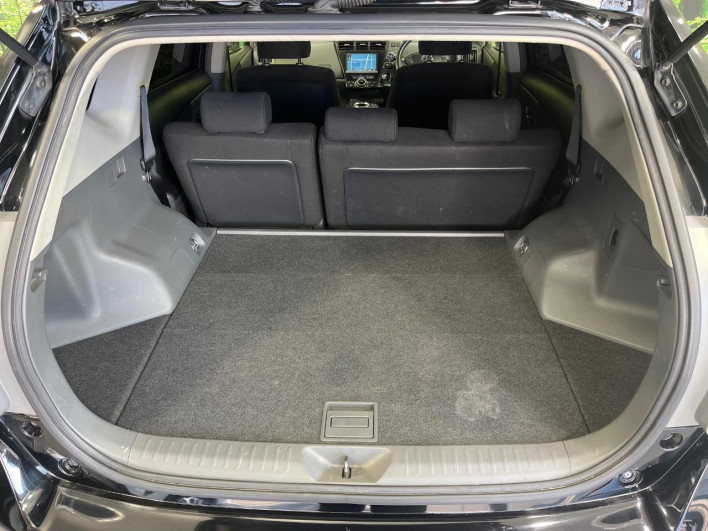 2014 Toyota Prius α DAA-ZVW41W (UW-6a30bf942c4db)[20]